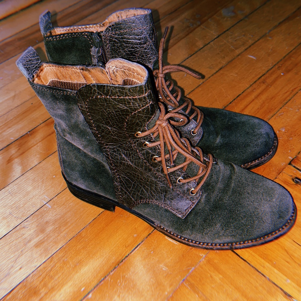 Naya Laced Boots